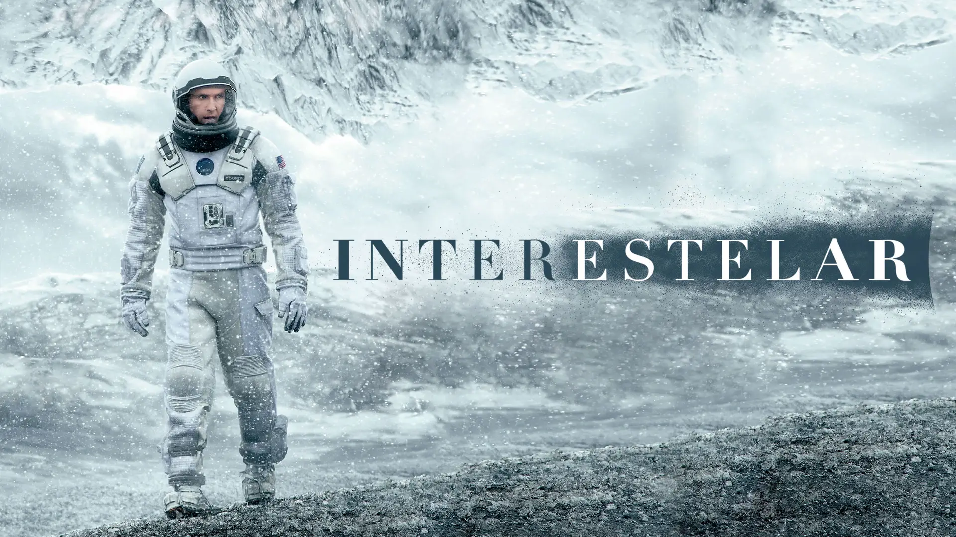 Astronauta numa paisagem gelada, numa imagem promocional do filme Interstellar.